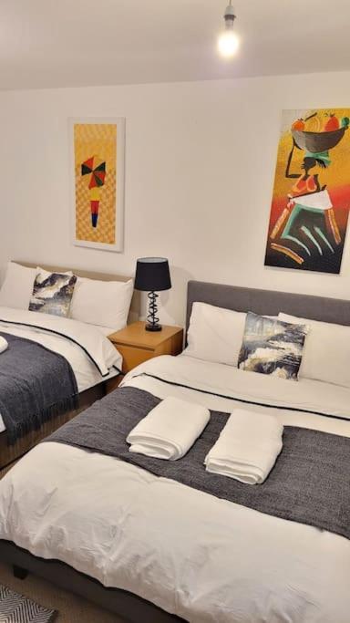Apartamento Balcony-View With Free And Secured Parking Mánchester Exterior foto